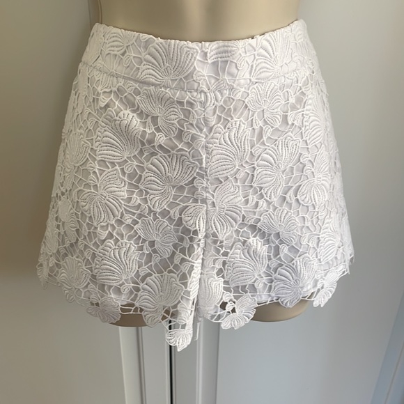 Ann Taylor NWT lace overlay white shorts sz2P - Picture 9 of 9
